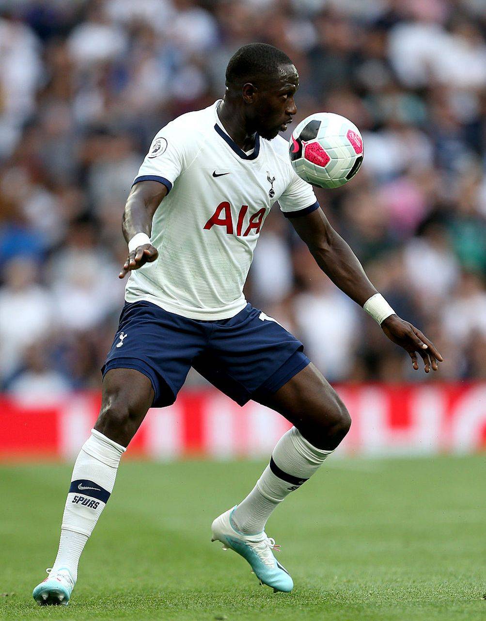 赛地聚焦：英超转会期热度飙升，托特纳姆状态回暖，震撼外界，赛程密集仍需轮换的简单介绍