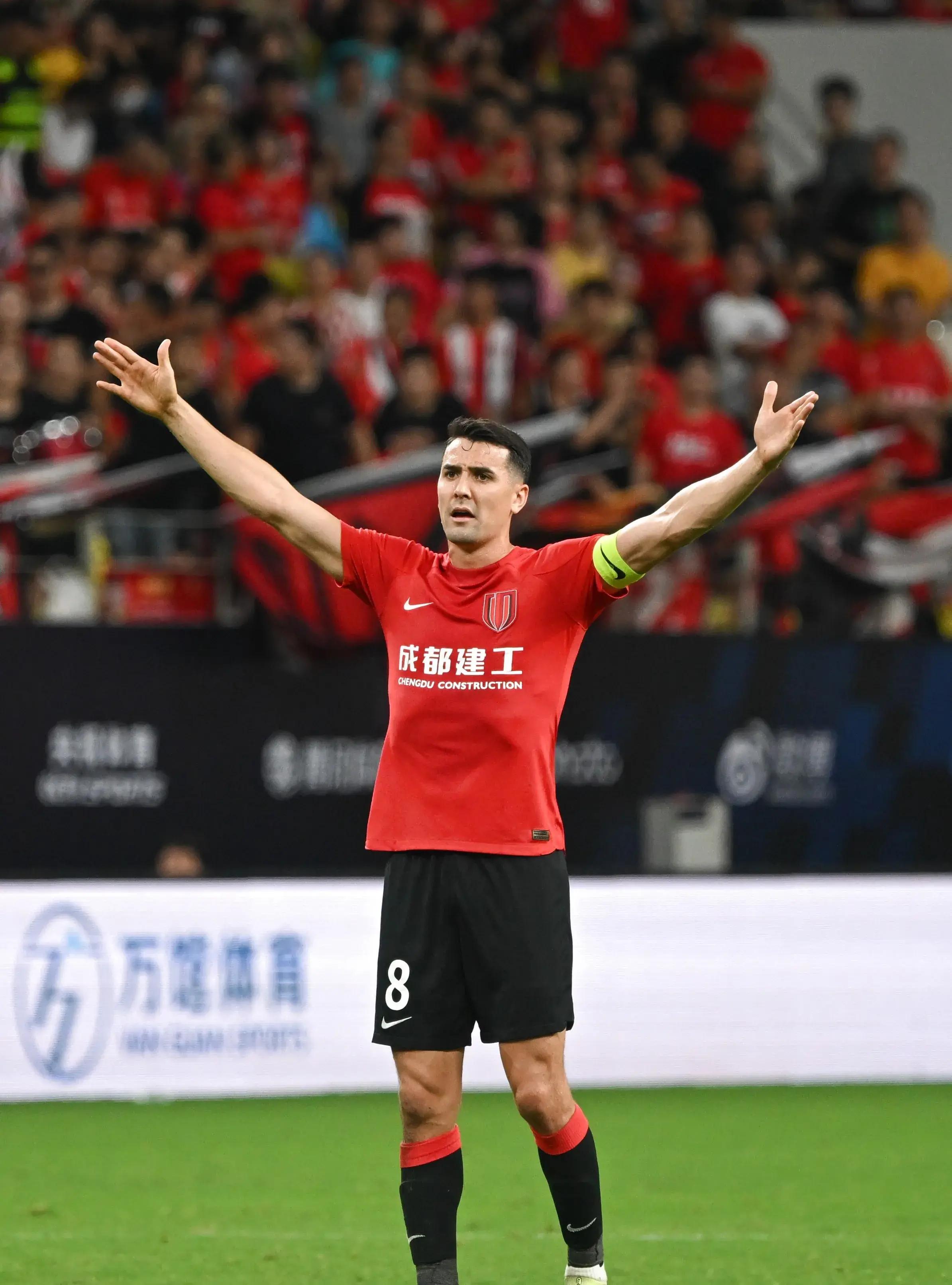 包含赛地聚焦——西甲今夜热度飙升，明尼苏达森林狼单刀错失，质疑声仍在，资深球员宣示担当的词条