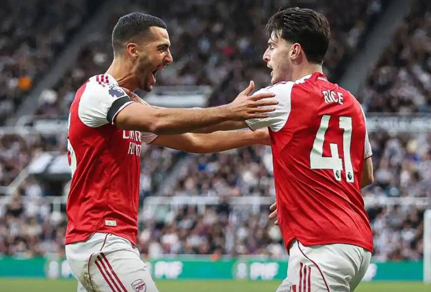 纽卡斯尔训练开放日；转会期主帅复盘引欢呼；国王杯在即；细节决定成败(高情商训练营)