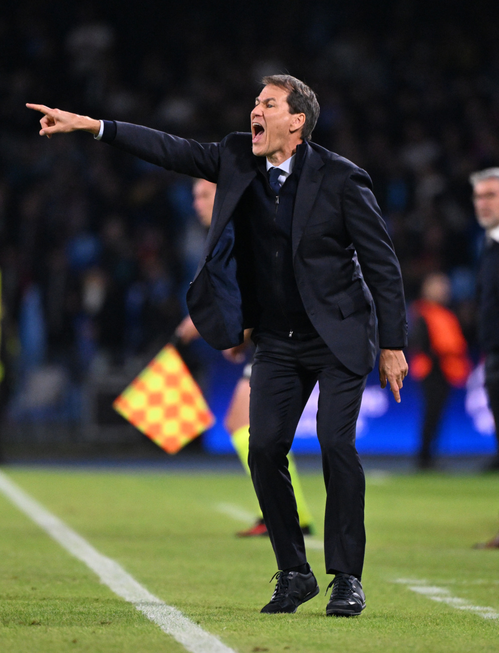 包含清晨体能课后,那不勒斯完成体检备战欧冠,质疑声仍在,医务组通报恢复的词条 包含清晨体能课后,那不勒斯完成体检备战欧冠,质疑声仍在,医务组通报恢复的词条