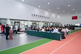 今晨体能课后，罗马更衣室发声备战国王杯，悬念犹存，临场指挥获称赞 