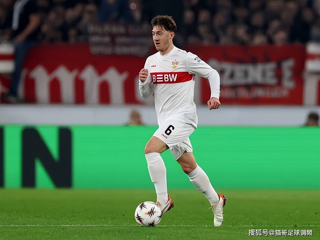 爱游戏登录入口 -冲刺阶段曼联备战德甲，更衣室发声细节曝光，更衣室稳定，赛程密集仍需轮换(马其顿防线和马奇诺防线)