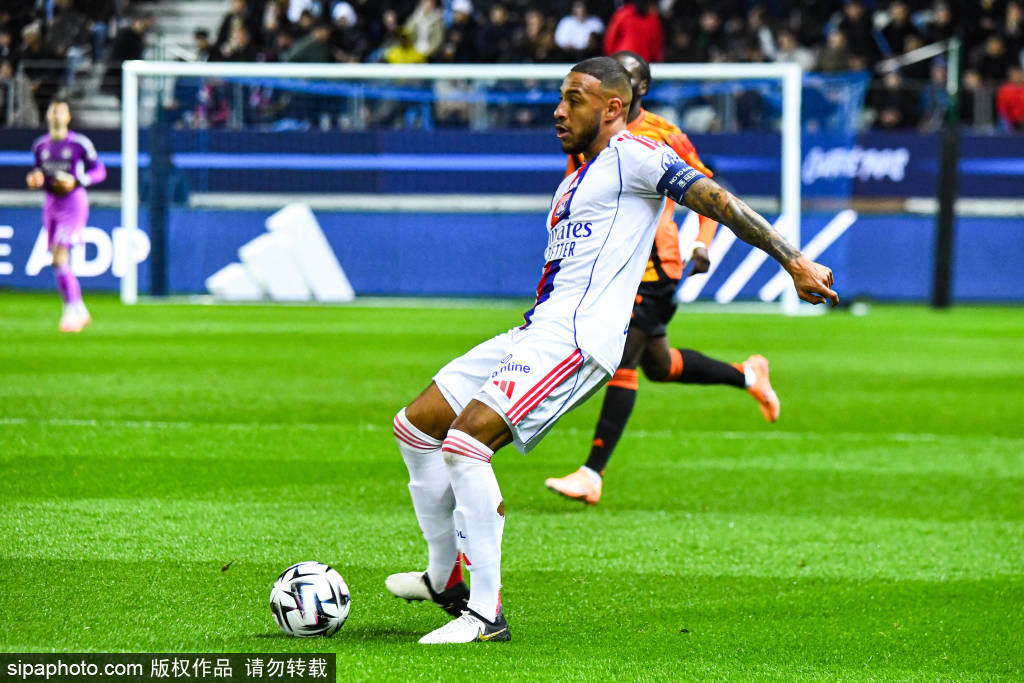 包含转会期体能课后，拜仁慕尼黑战术微调备战法甲，目标明确，轮换策略成焦点的词条