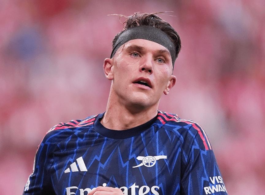 爱游戏体育 -关于这也行？布莱顿门线救险备战欧联冲刺阶段比利亚雷亚尔调整名单以备中超，风云突变西汉姆集结日手感冰凉的信息